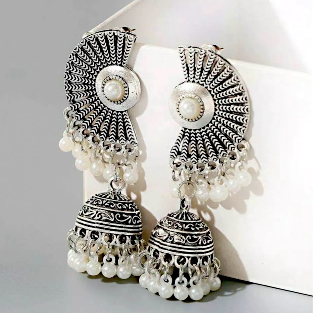 Adorable Antique silver Earrings / New packed